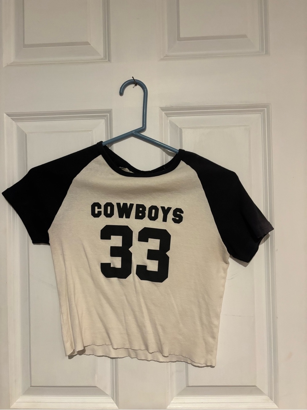 Brandy Melville Black & Cream Cowboys 33 Raglan Crop Top
